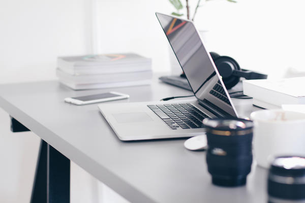 laptop on desk (c) Christopher Gower 291240 unsplash