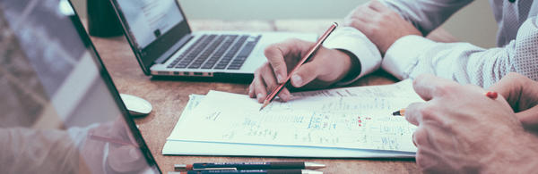 person holding pencil near laptop (c) Helloquence 61189 unsplash